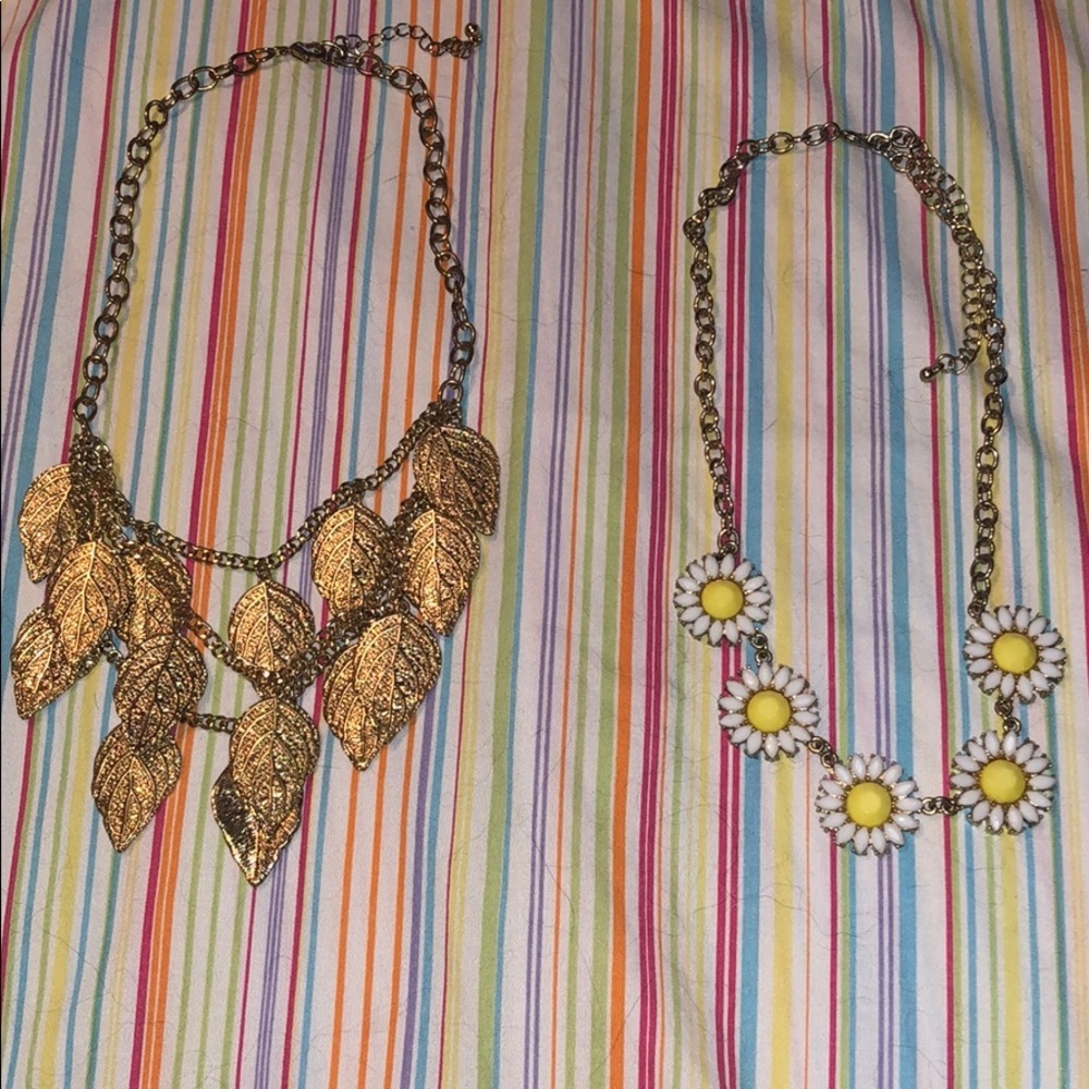 2 statement necklaces for the price of 1